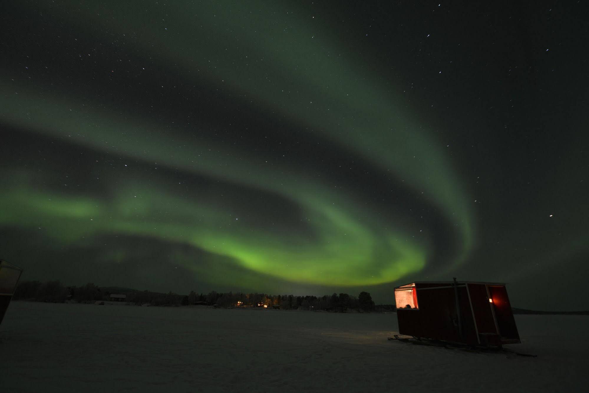 Lake Inari Mobile Cabins Ngoại thất bức ảnh